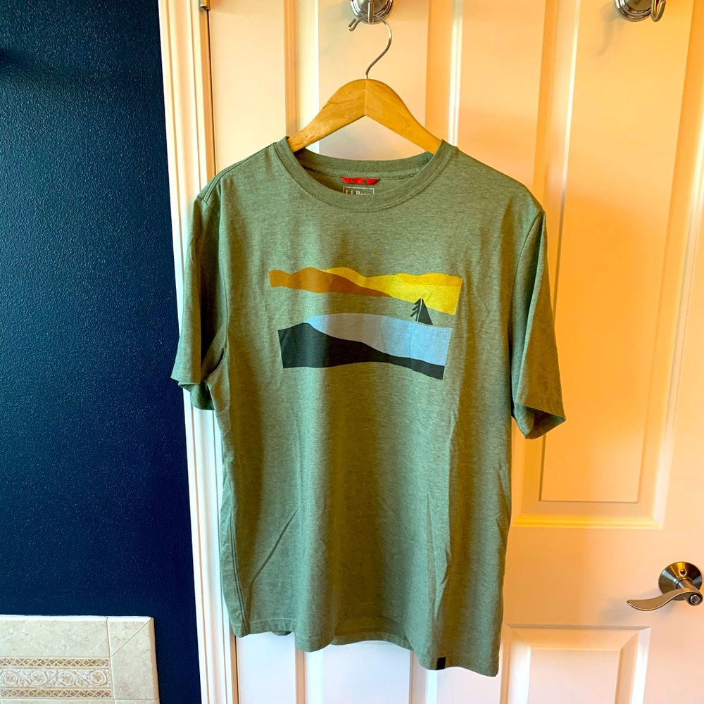 L.L. Bean Men’s Sz L Slightly Fitted T-shirt